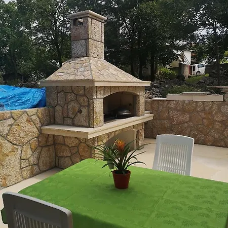 Manda Apartment *