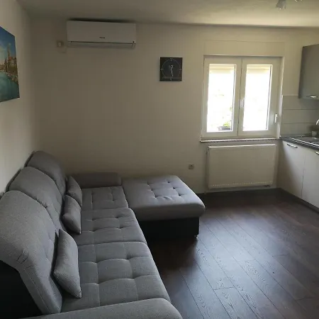 Apartment Manda *