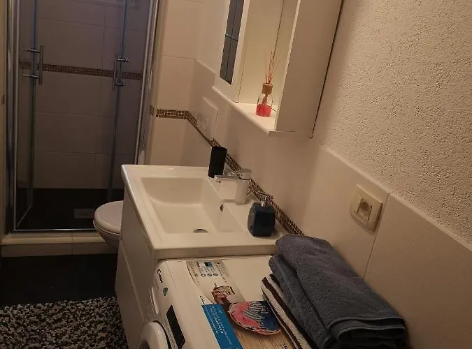 Manda * אומיסאליי